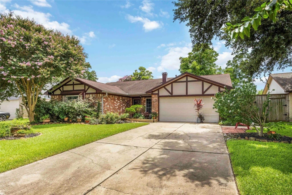 4043 Manordale Drive, Houston