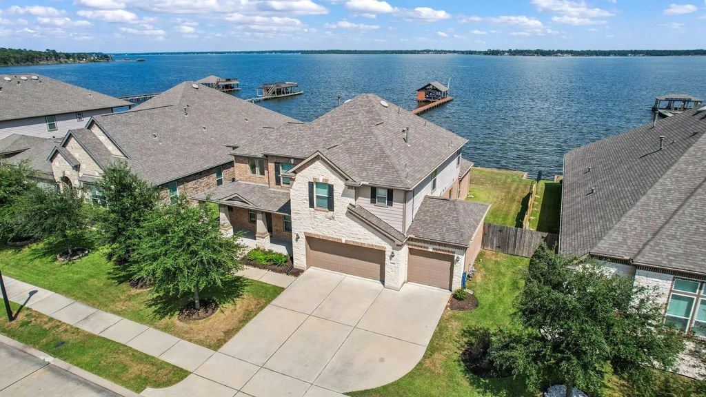 15526 Westward Lake Lane, Houston