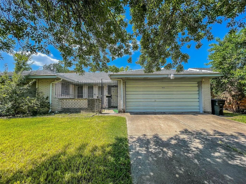 7010 Captain Drive, Houston
