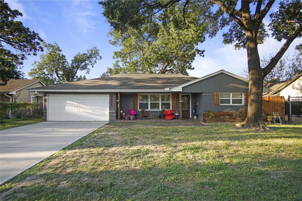 9928 Westview Drive, Houston