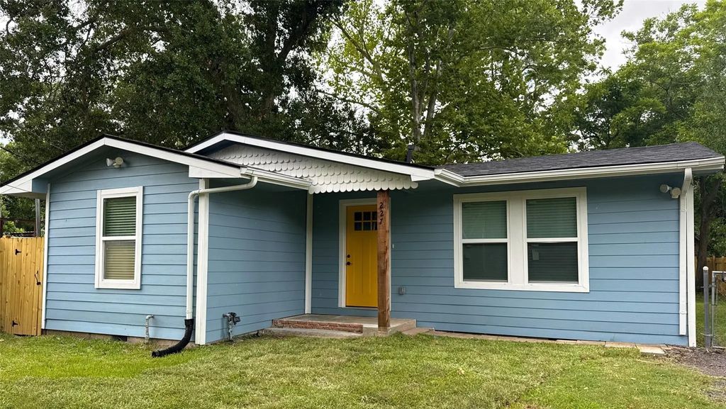 227 Kansas Street, Bacliff