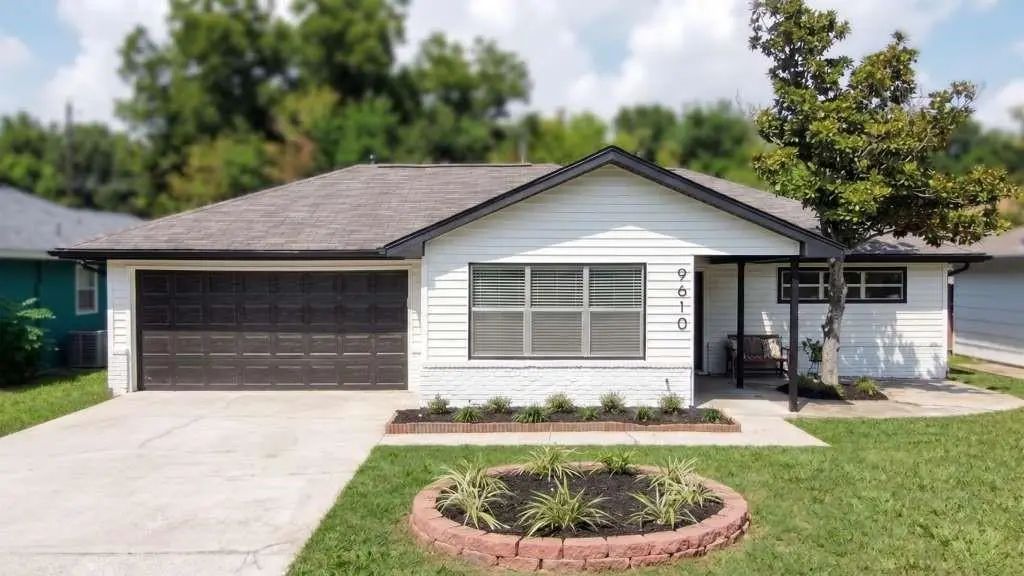 9610 Westview Drive, Houston