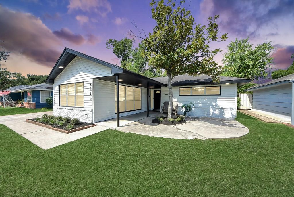 9610 Westview Drive, Houston