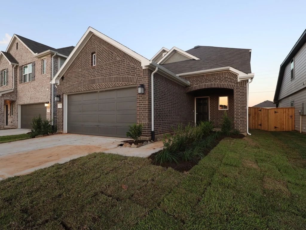 821 Village Brook Drive, Willis