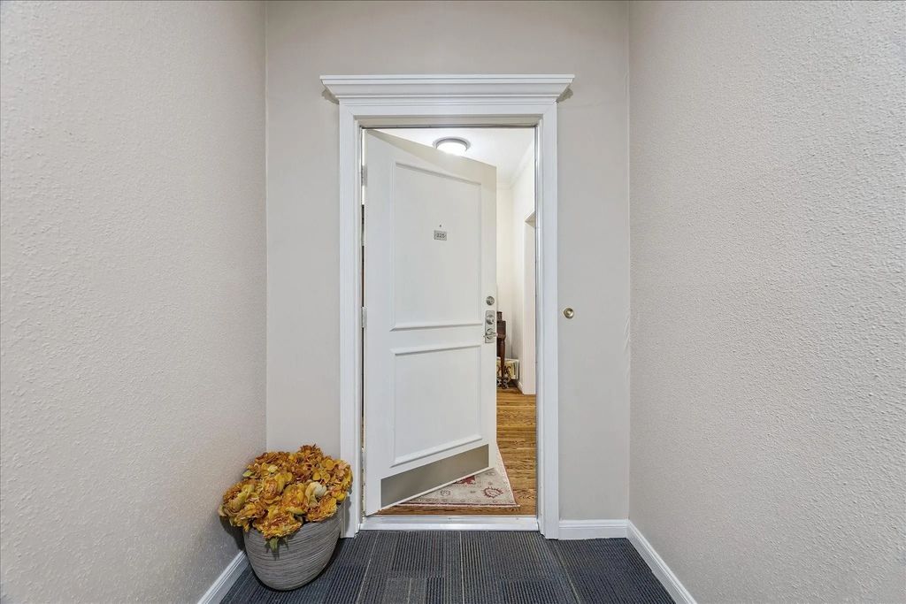 2400 N Braeswood Boulevard 225, Houston