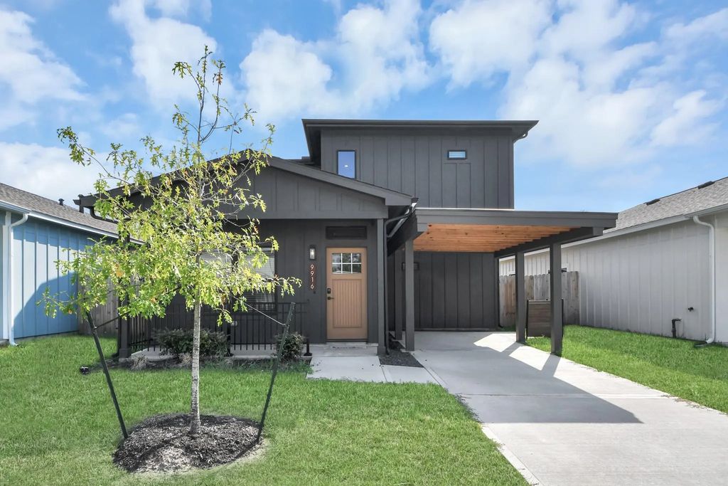9916 Dipping Woods Street, Houston