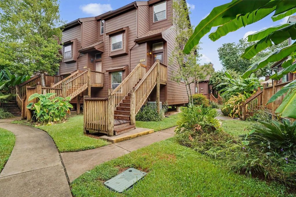 813 Davis Road, League City
