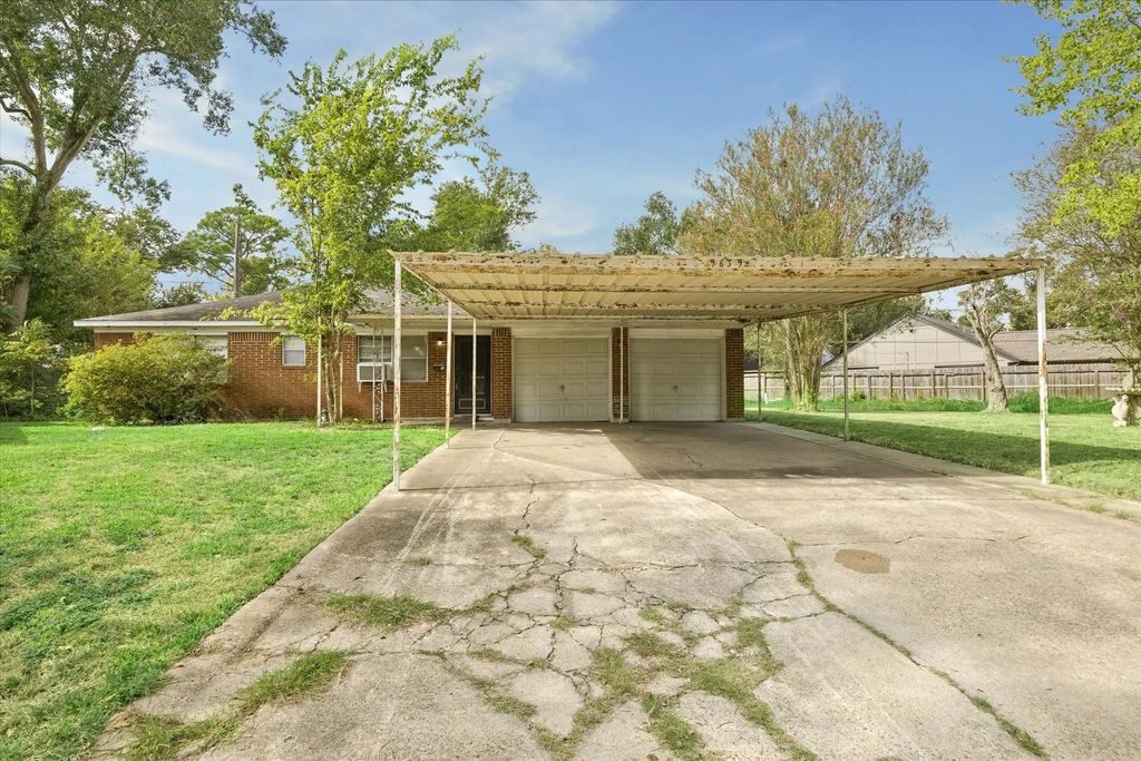 9639 Kerrwood Lane, Houston