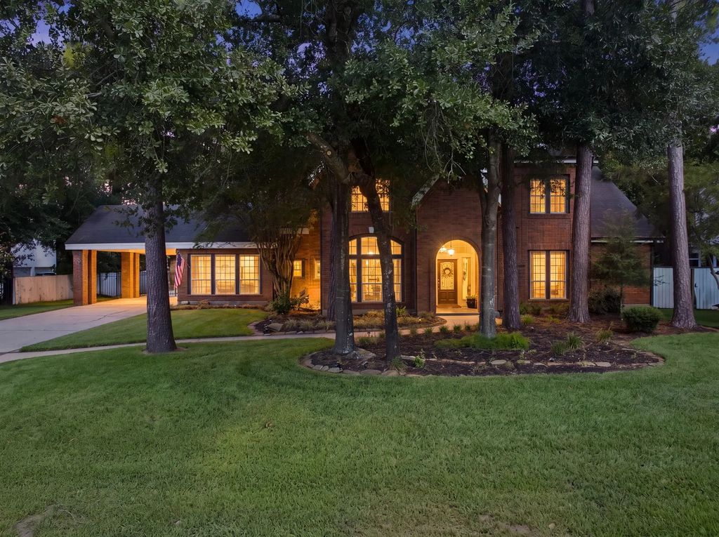 23 S Brokenfern Drive Drive, The Woodlands