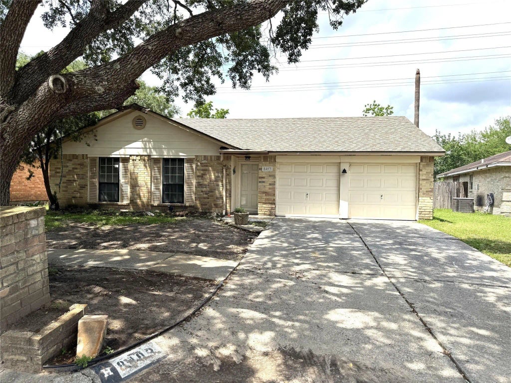 8403 Swan Meadow Lane, Humble