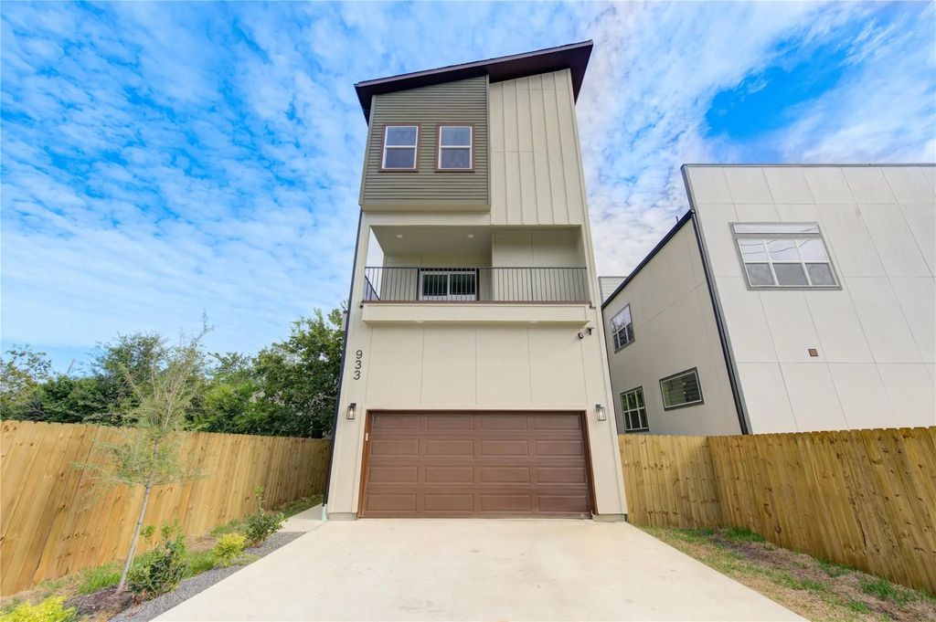933 E 40 1/2 St Street, Houston