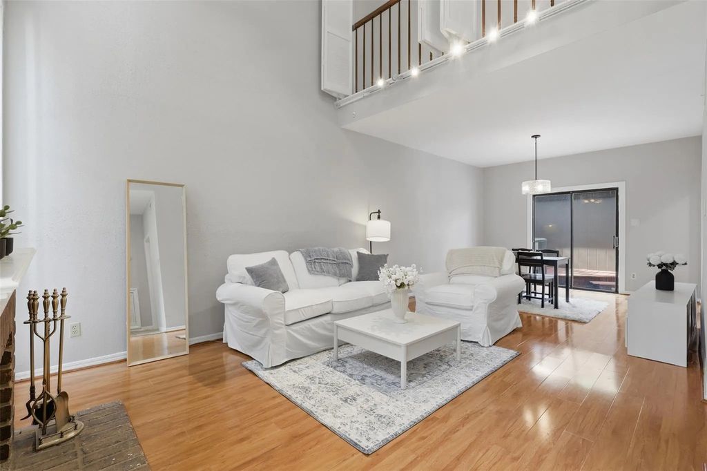 701 Bering Drive 102, Houston