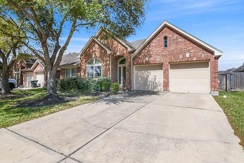 13615 Rainwater Drive, Pearland