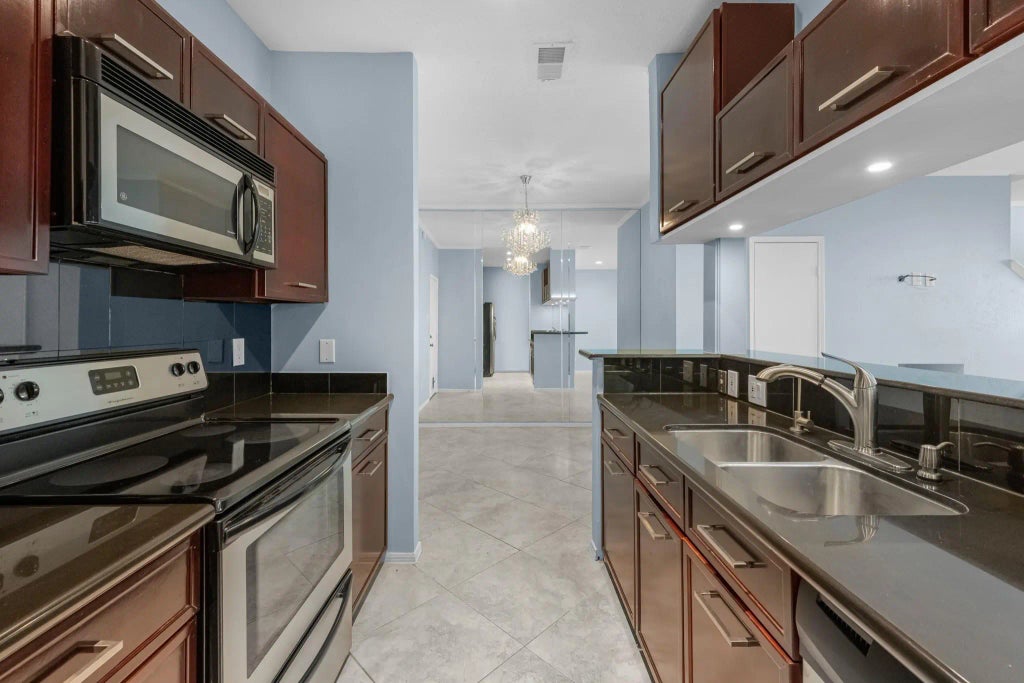 9800 Pagewood Lane 3103, Houston