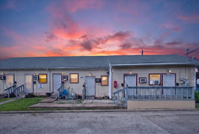 3401 Ennis Street, Houston