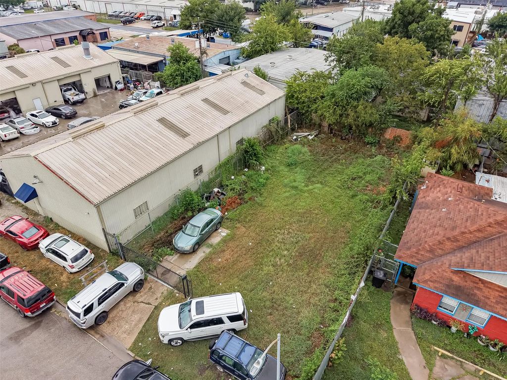8930 Bellflower Street, Houston