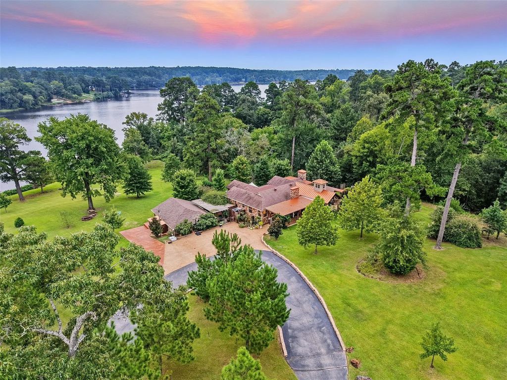 1803 Pine Hills Road, Gladewater