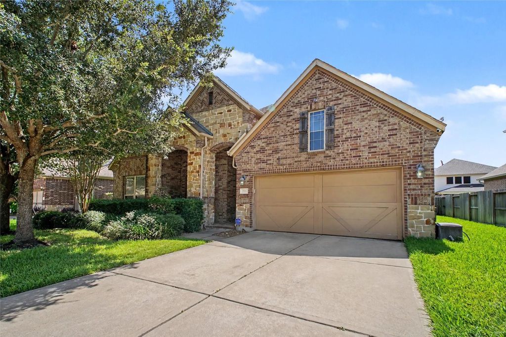 296 Westwood Drive Drive, League City