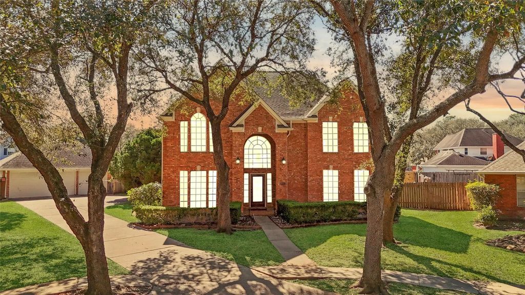 2027 Richland Ct Court, Sugar Land