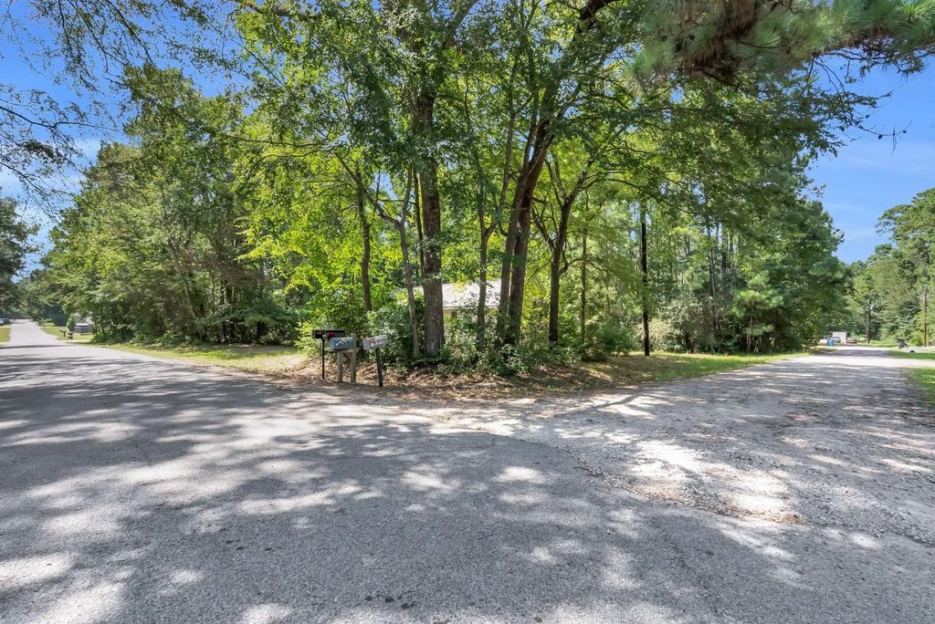 15861 Evergreen Lane, Montgomery