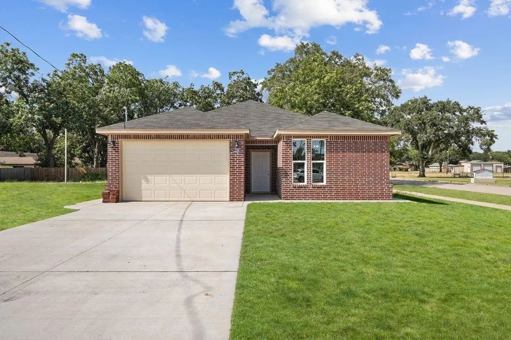 2286 Bois D Arcade, Waller