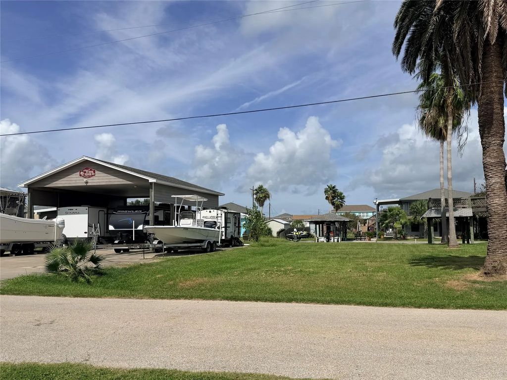 1123 Buddy Kirk Drive, Crystal Beach