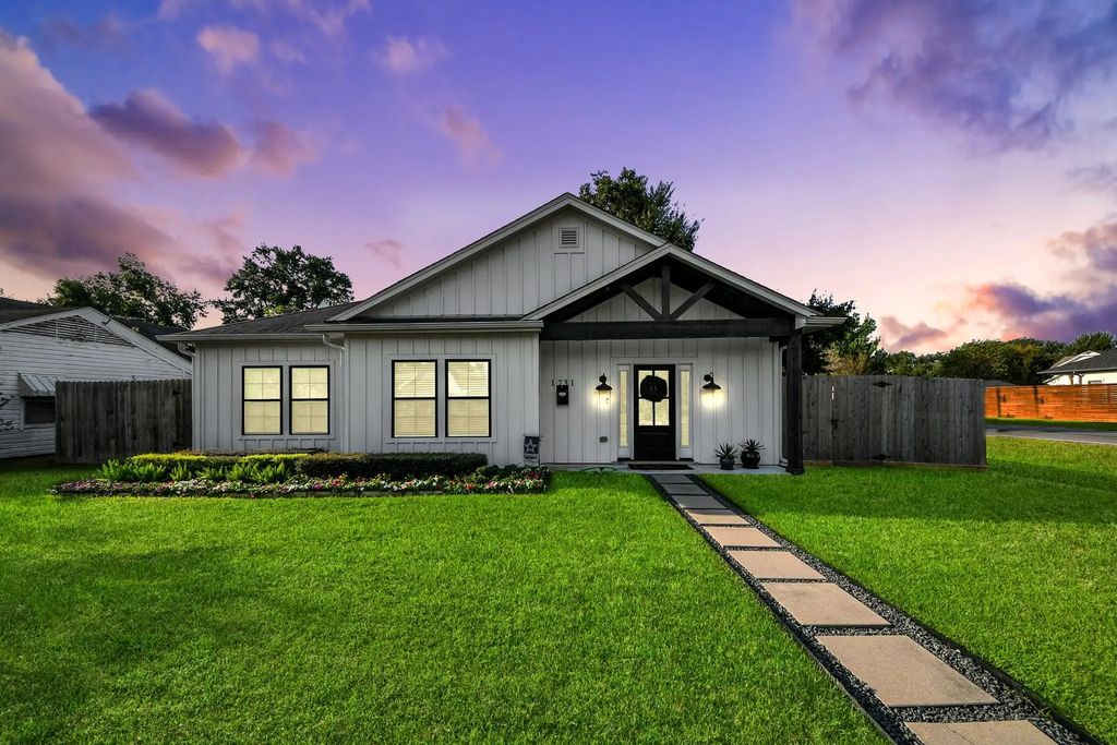1731 Cheshire Lane, Houston