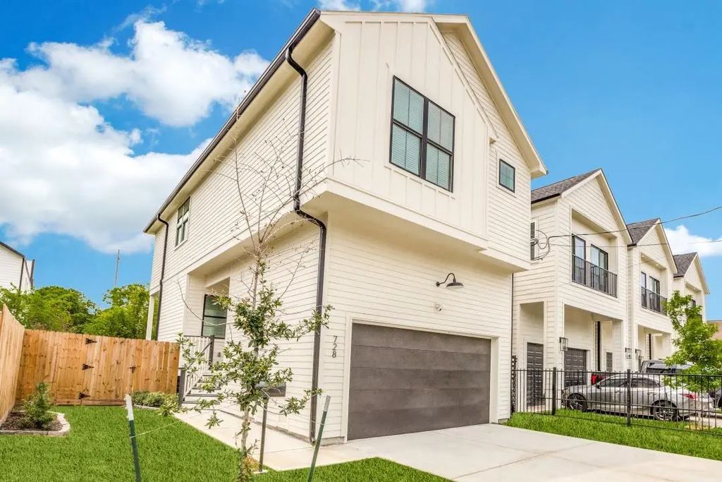 728 E 38th Street, Houston