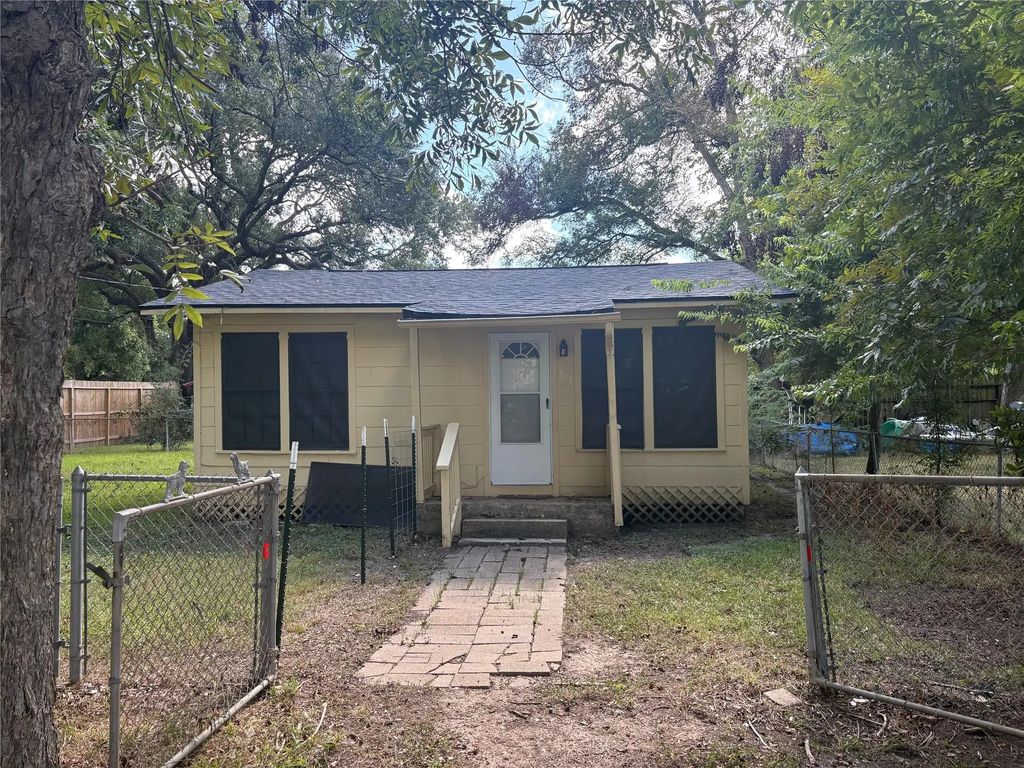 913 Meyers Street, Clute