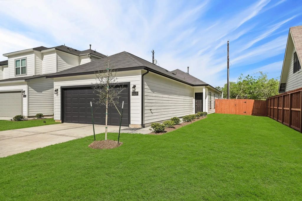 15013 Almeece Street, Houston