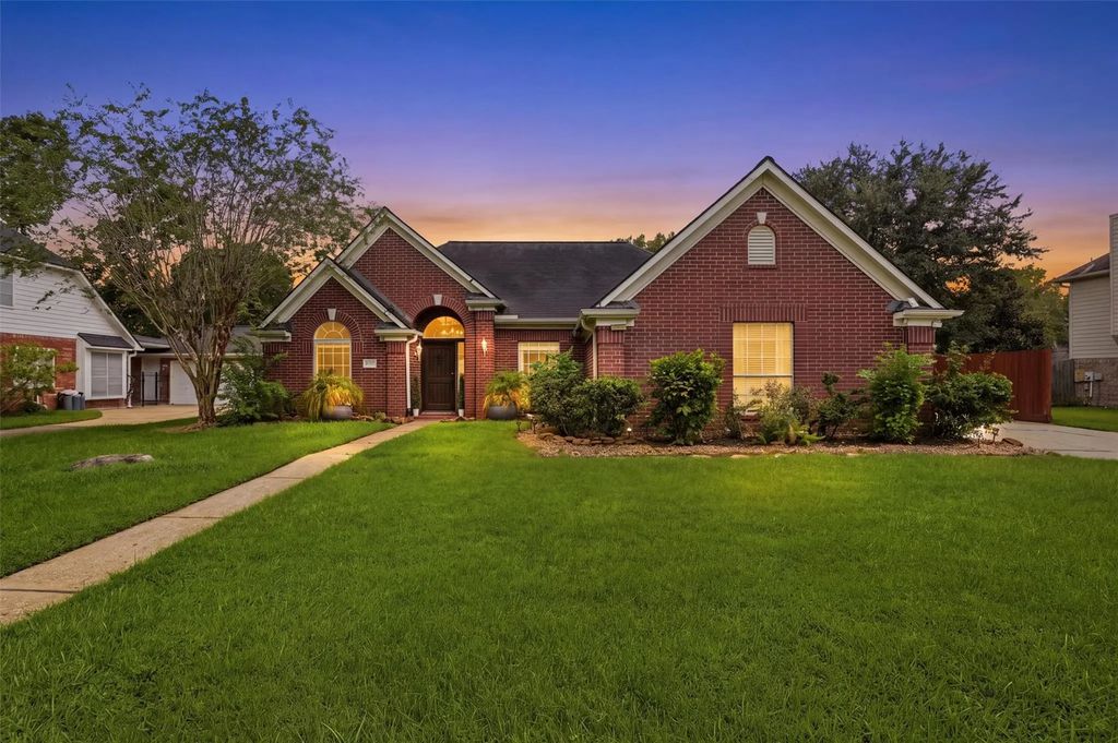 20007 Powerscourt Drive, Humble