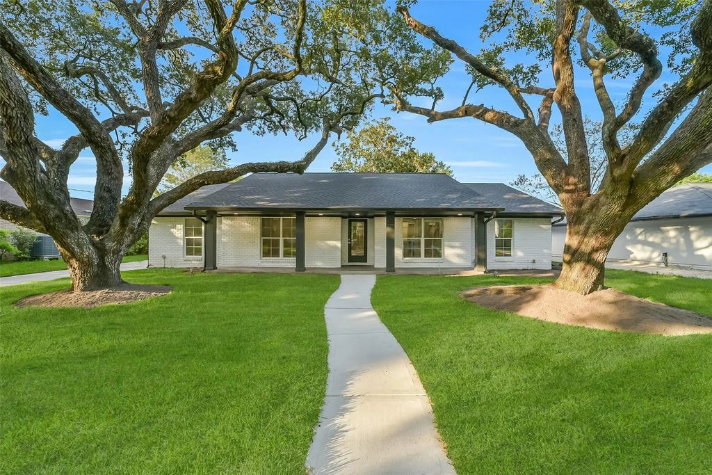 5318 Queensloch Drive, Houston