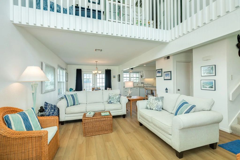 301 Jean Lafitte Cove, Galveston