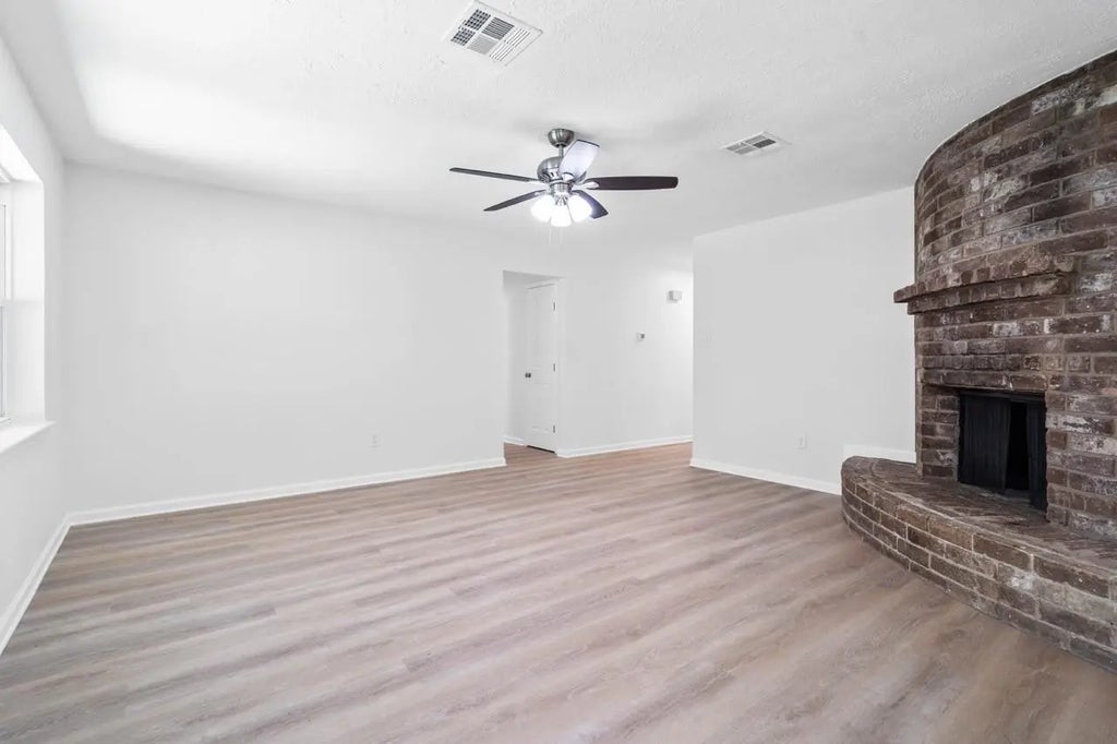 23326 Cranberry Trail, Spring