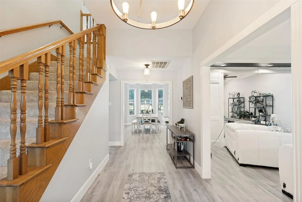 216 Pebble Creek, Livingston