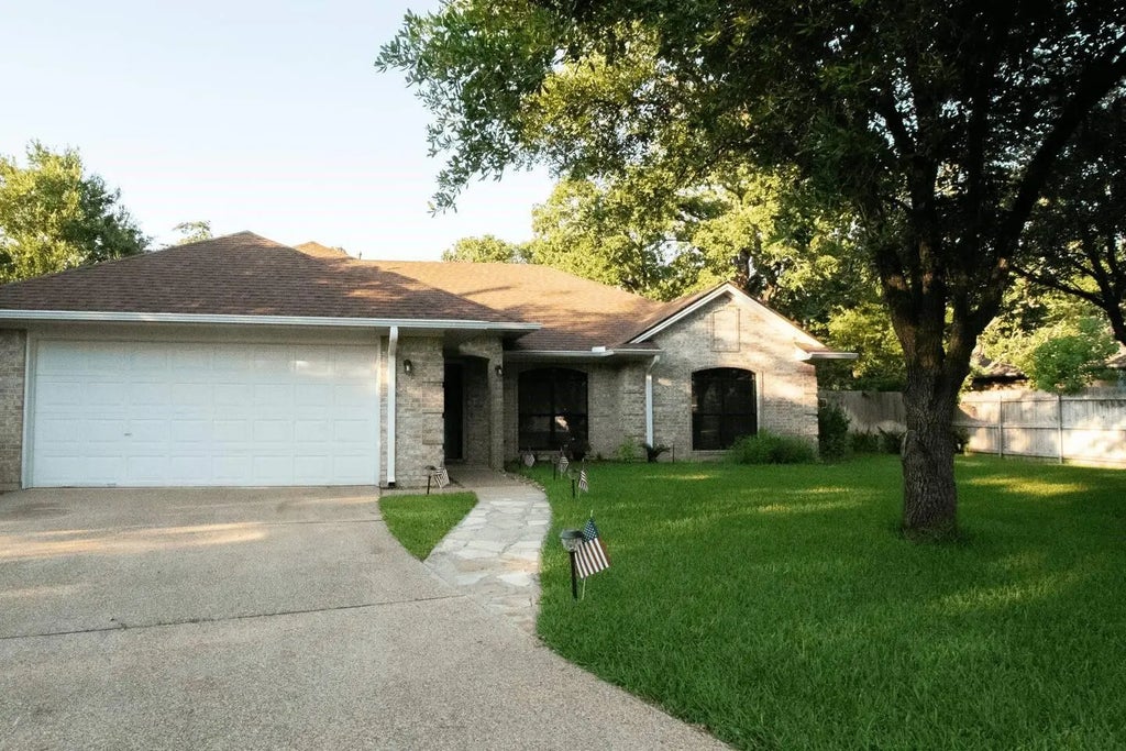 2803 Pueblo Court N, College Station