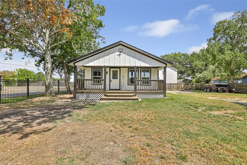 301 S Magnolia Street, Highlands