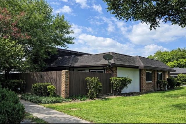 12026 Mighty Oak Dr A, Houston