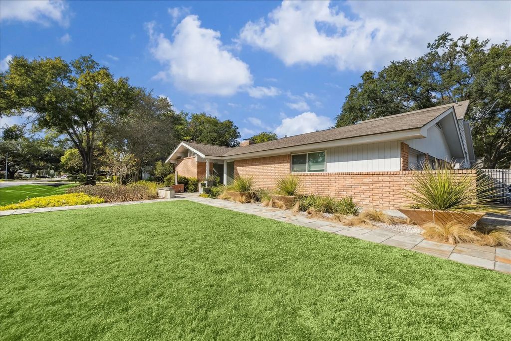 10102 Knoboak Drive, Houston