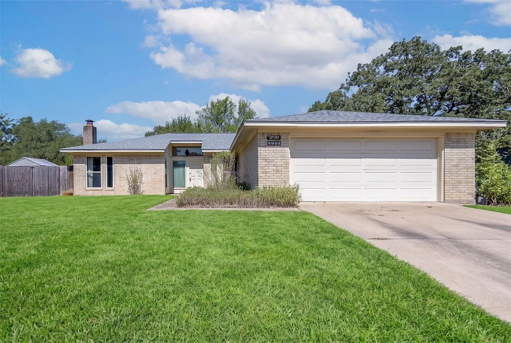 1703 Todd Trail, College Station