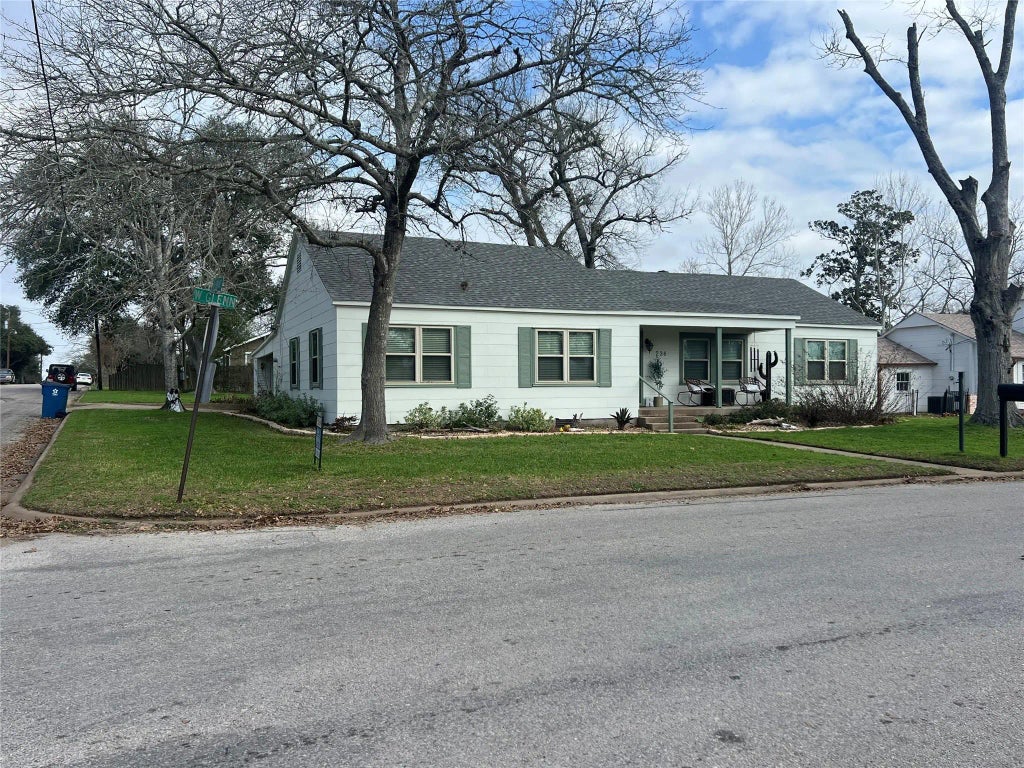 236 W Glenn Street, Bellville