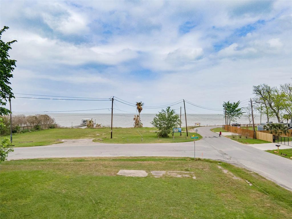 1 Jackson Avenue, Bacliff