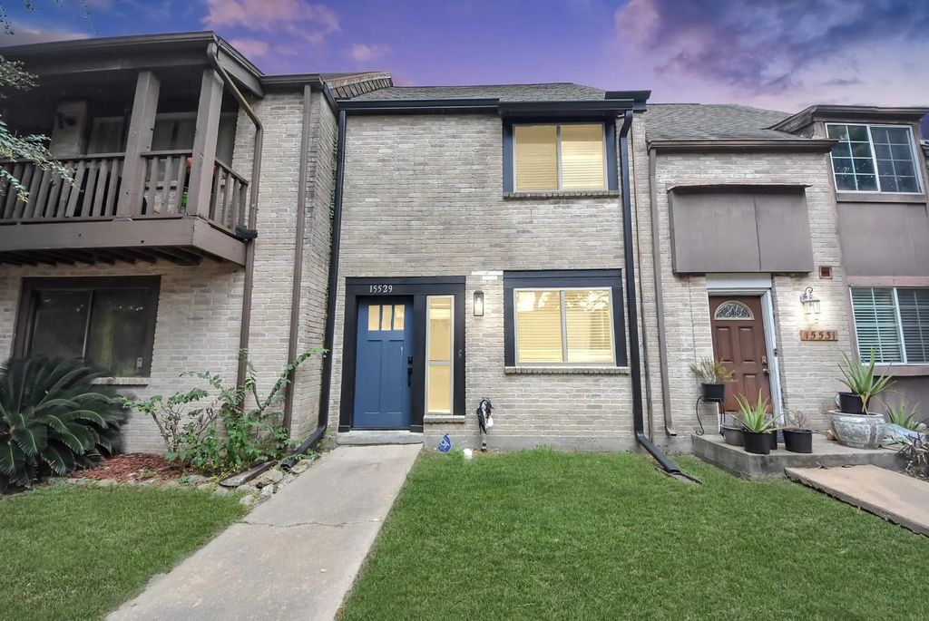 15529 Weldon Drive, Houston