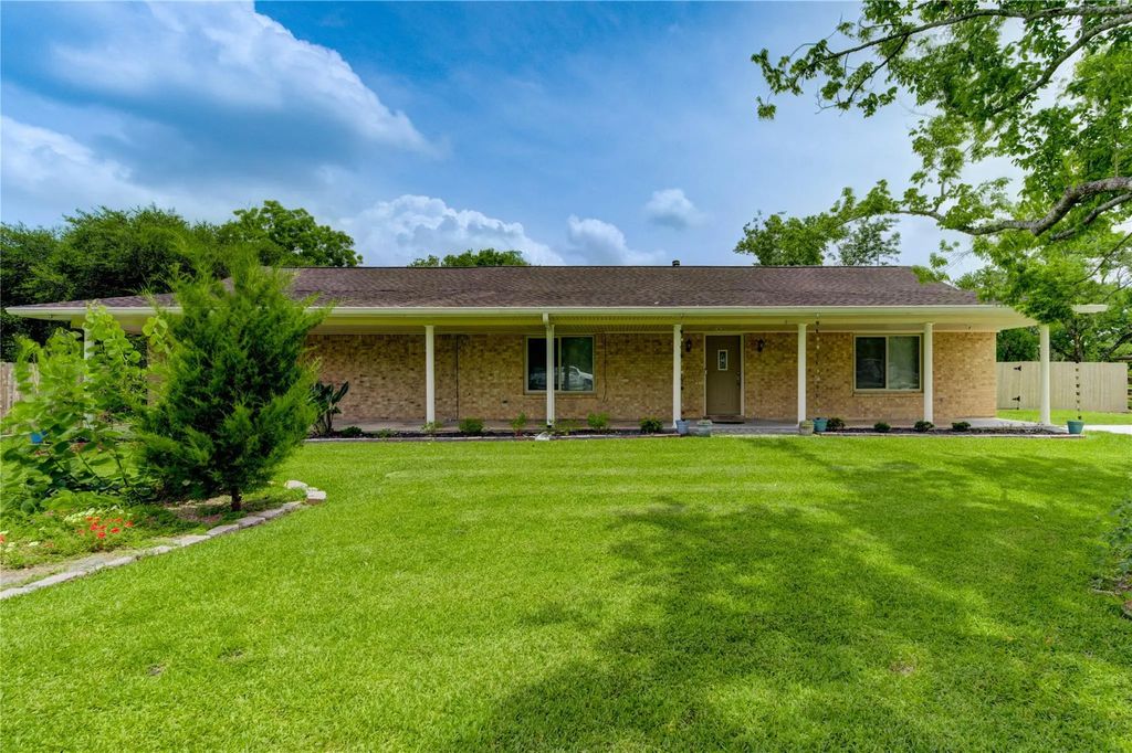 2465 Ryan Drive, Alvin