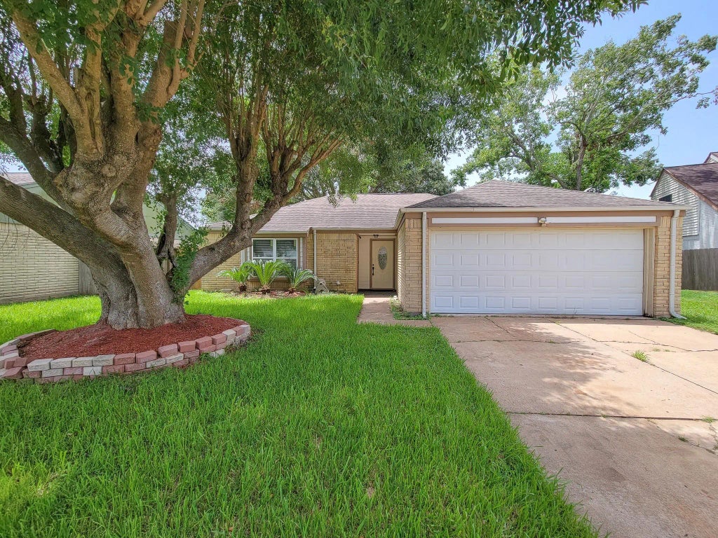 10010 Sagecanyon Drive, Houston