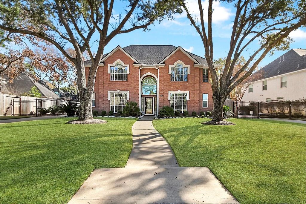 803 Chisel Point Drive, Houston