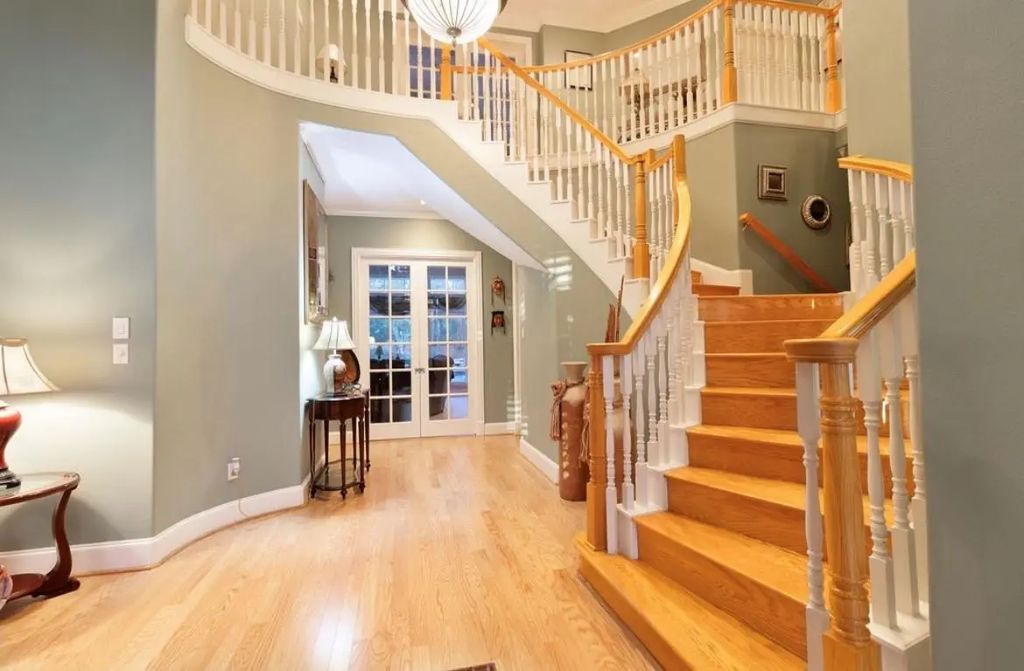 1614 Lake Wilderness Lane, Houston