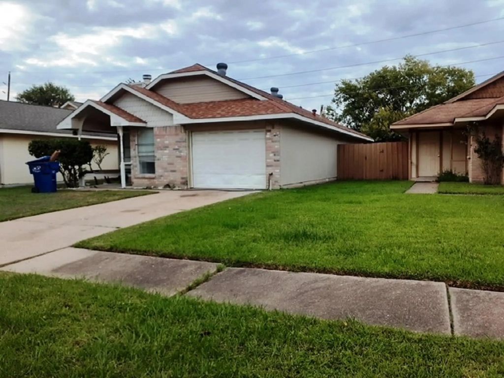 17606 Northhagen Drive, Houston
