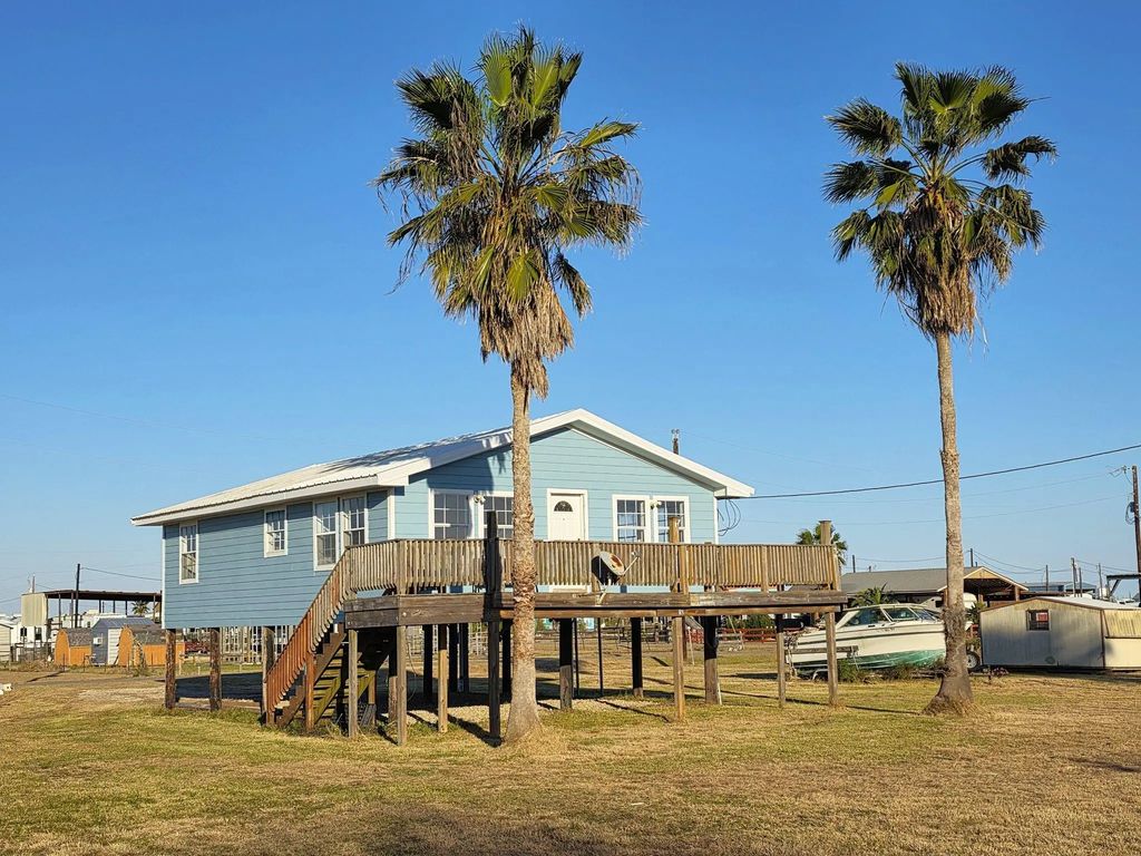405 Blue Water Boulevard, Sargent