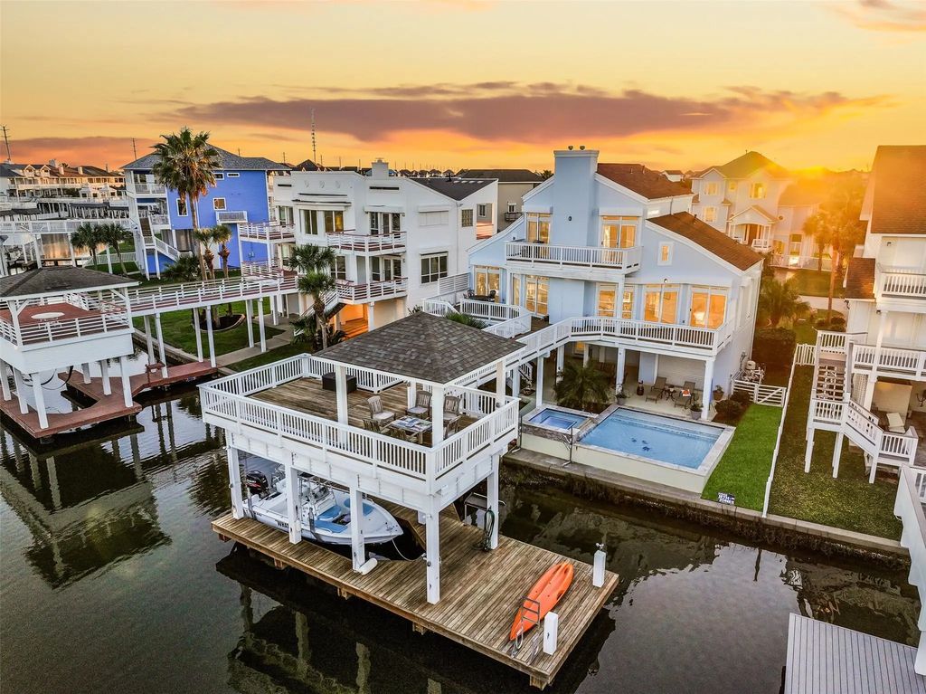13339 Binnacle Way, Galveston